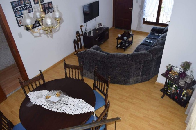 VENTA CASA  3 DORMITORIOS - FISHERTON.