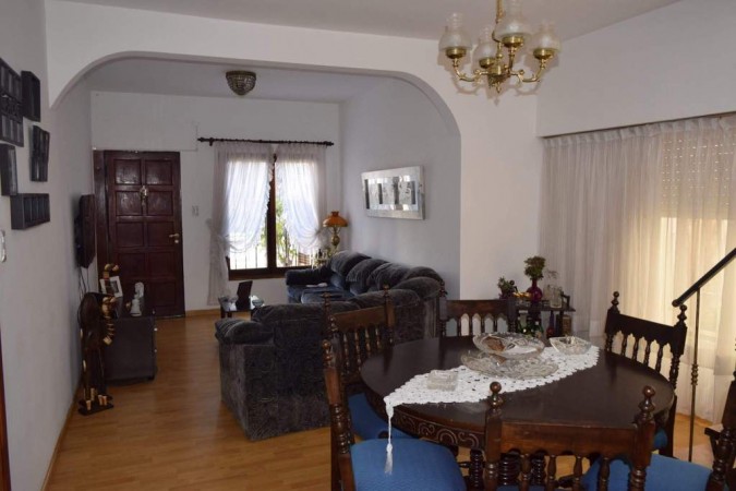 VENTA CASA  3 DORMITORIOS - FISHERTON.