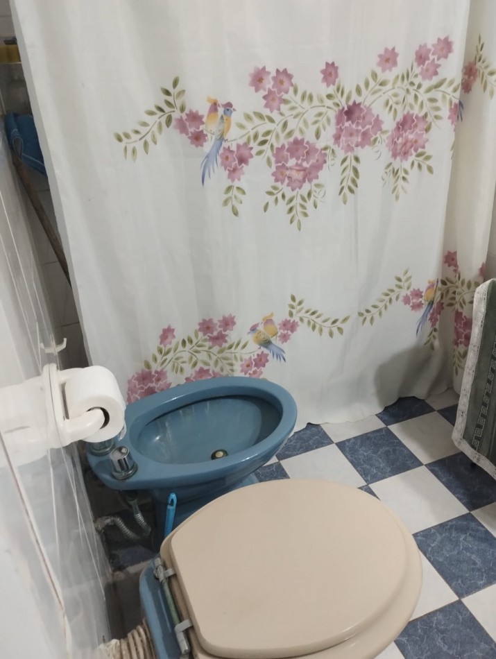 CASA DE 3 DORMITORIOS CON COCHERA Y TERRAZA