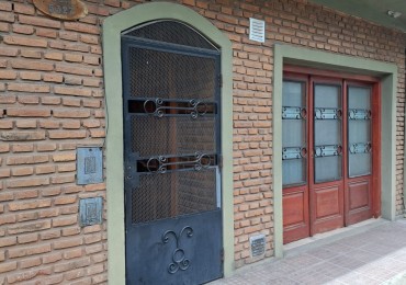 CASA DE 3 DORMITORIOS CON COCHERA Y TERRAZA